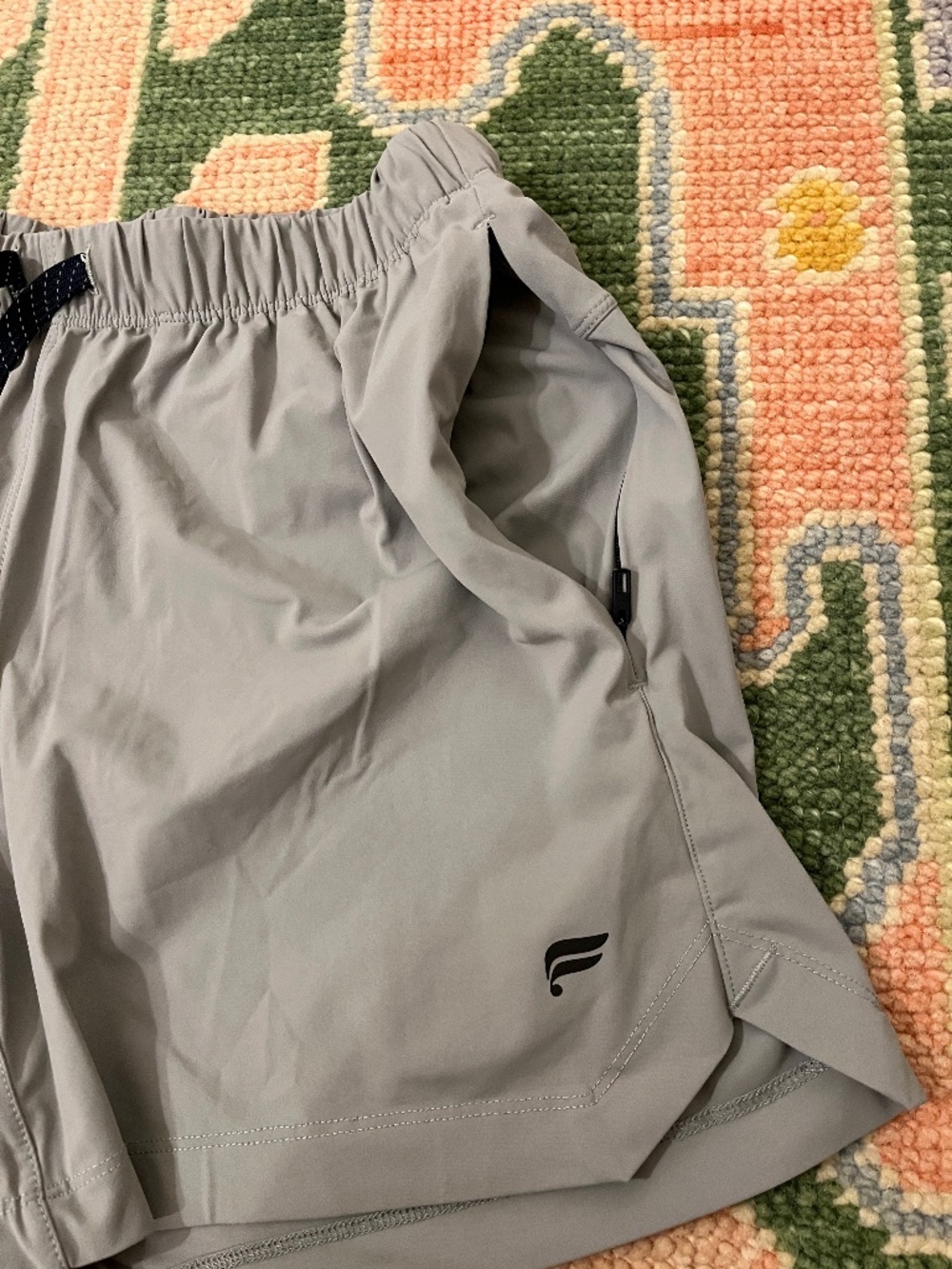 Fabletics One Shorts gray men small 5in